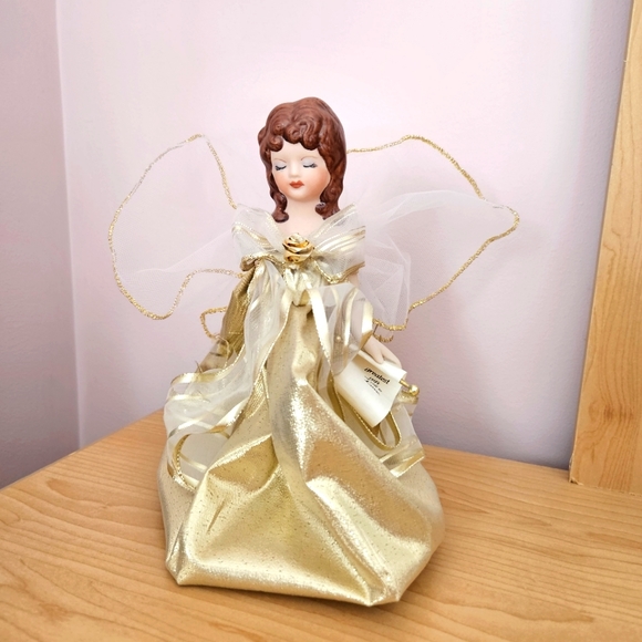 Porcelain Gold Angel - Picture 3 of 4